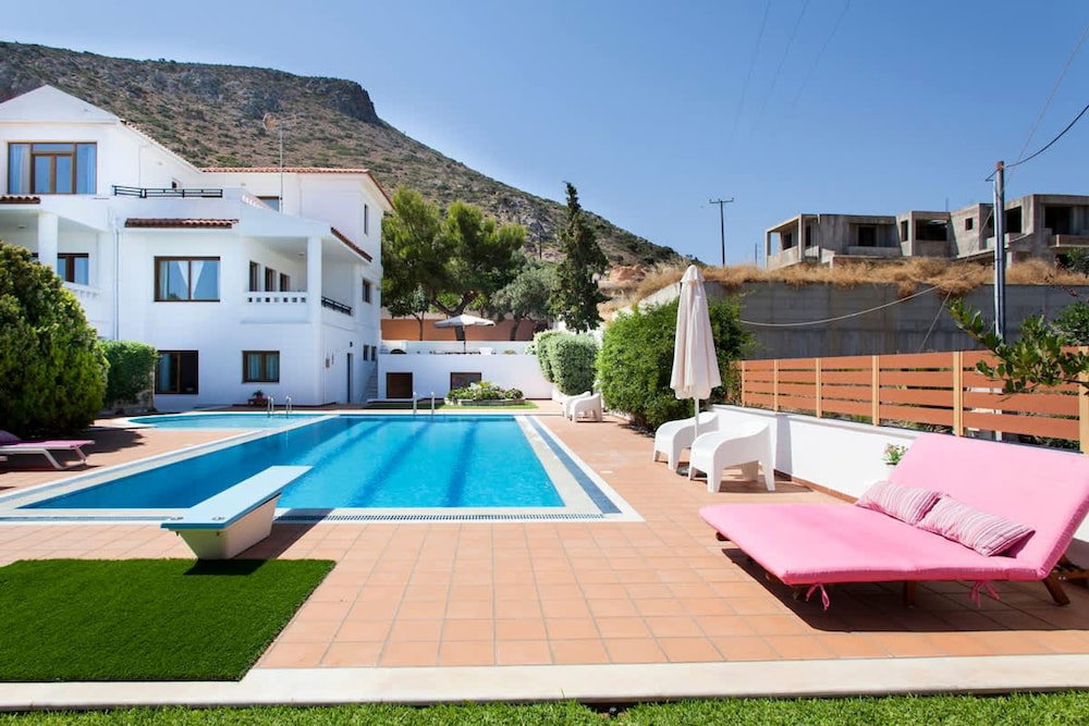 dal travel Artemis Spacious Luxury Villa With Xl Private Pool
