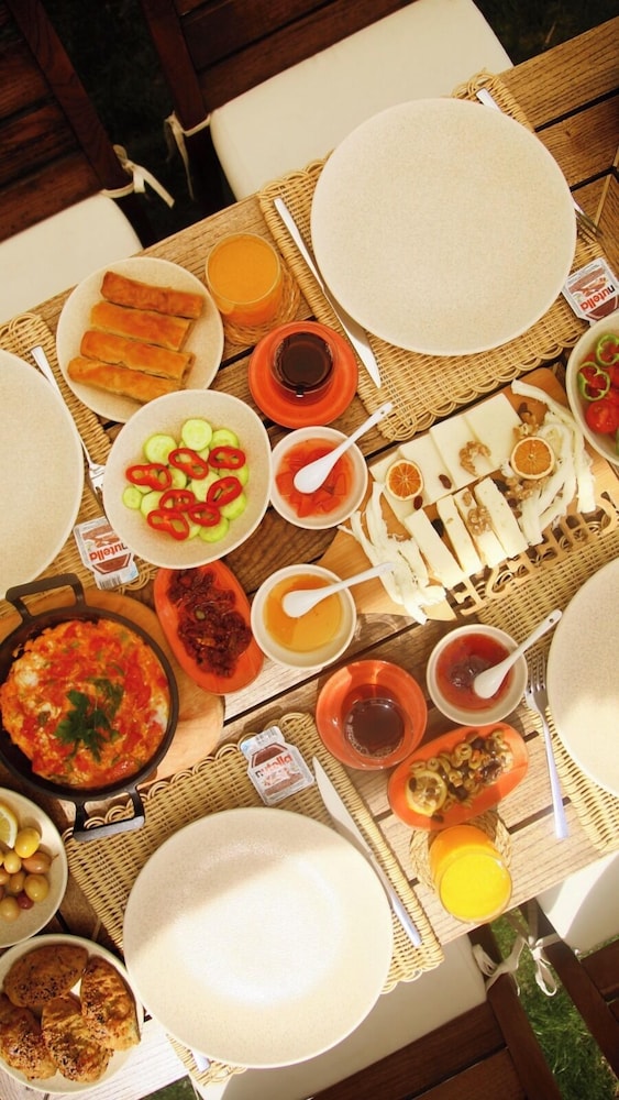Huzurla Otel