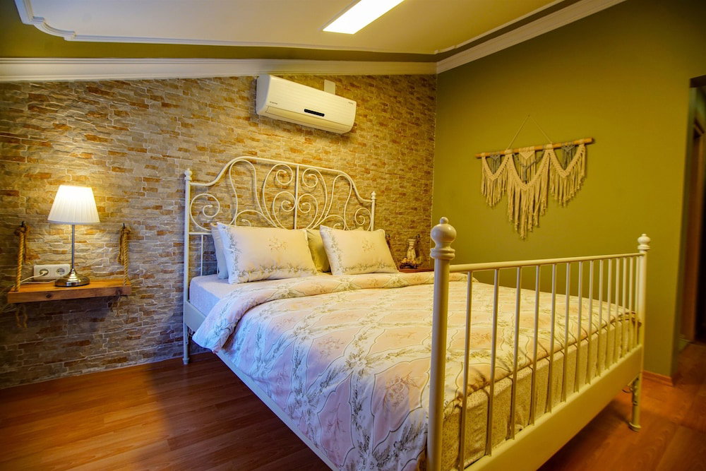 Urla Zeytin Otel