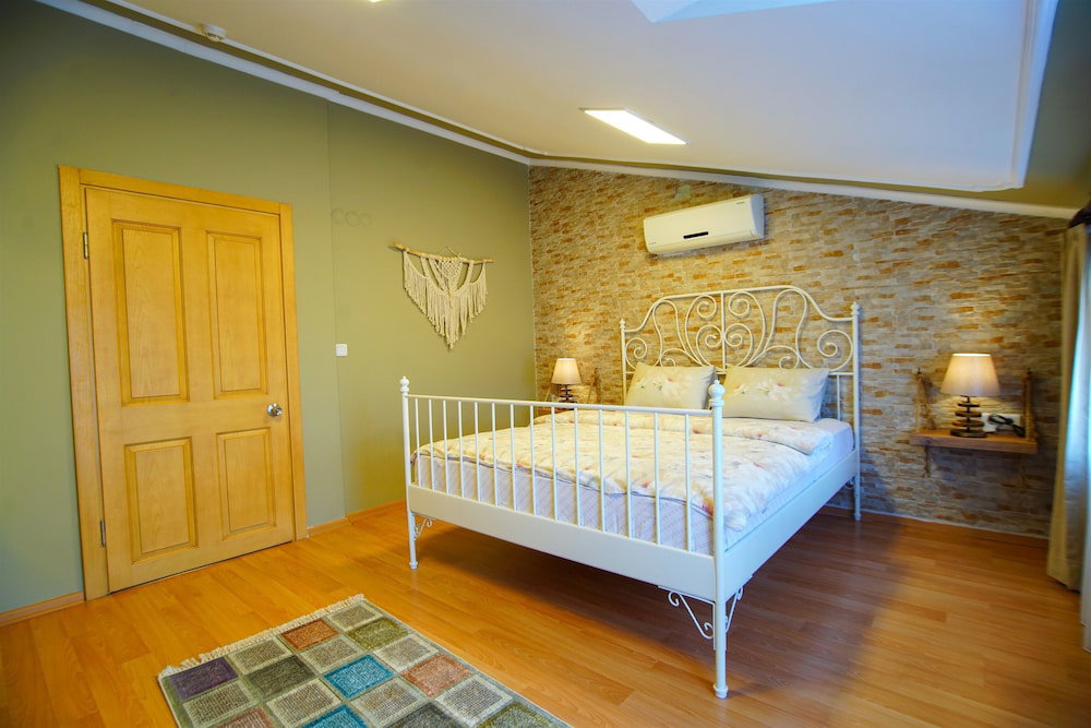Urla Zeytin Otel