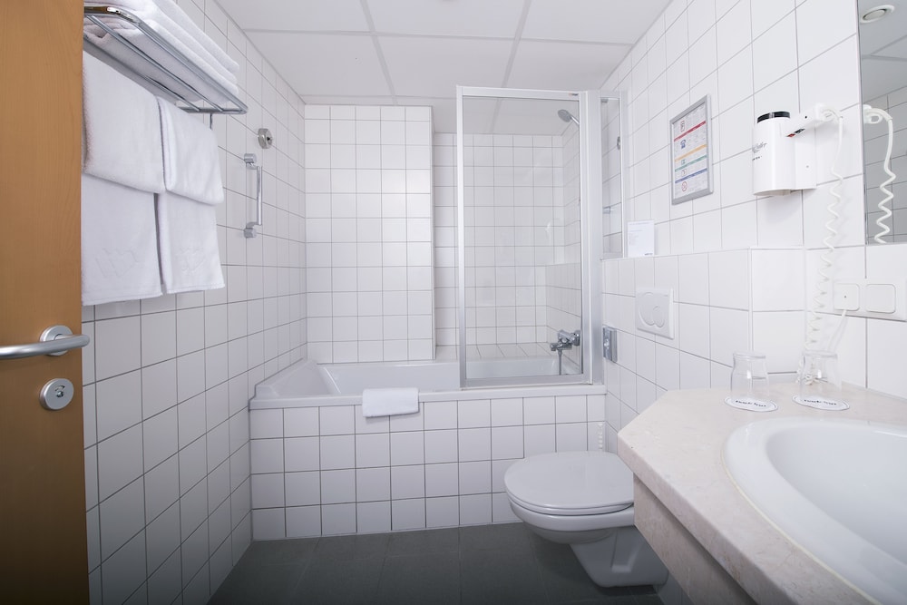 Park Inn by Radisson Uno City Vienna Hotel