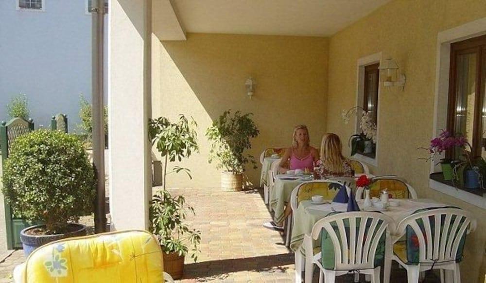 Hotel Plainbrücke - Self-Check In