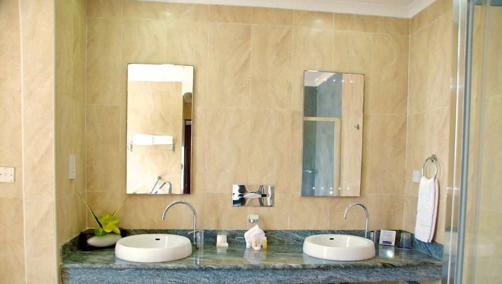 Harbour View Suites