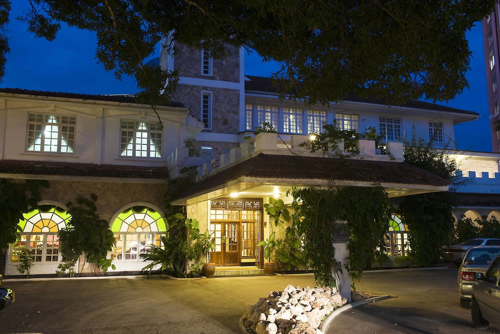 Protea Hotel By Marriott Dar Es Salaam Courtyard