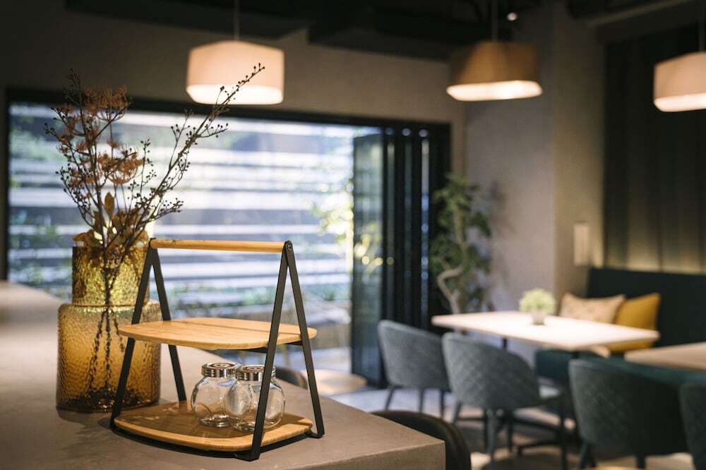 R Hotel Namba South