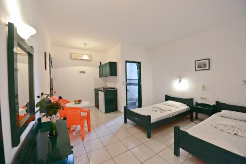 dal travel Milos Apartments