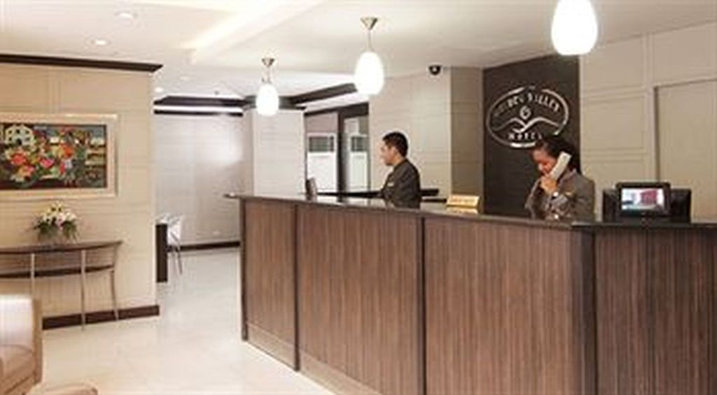 Hotel Golden Valley Hotel