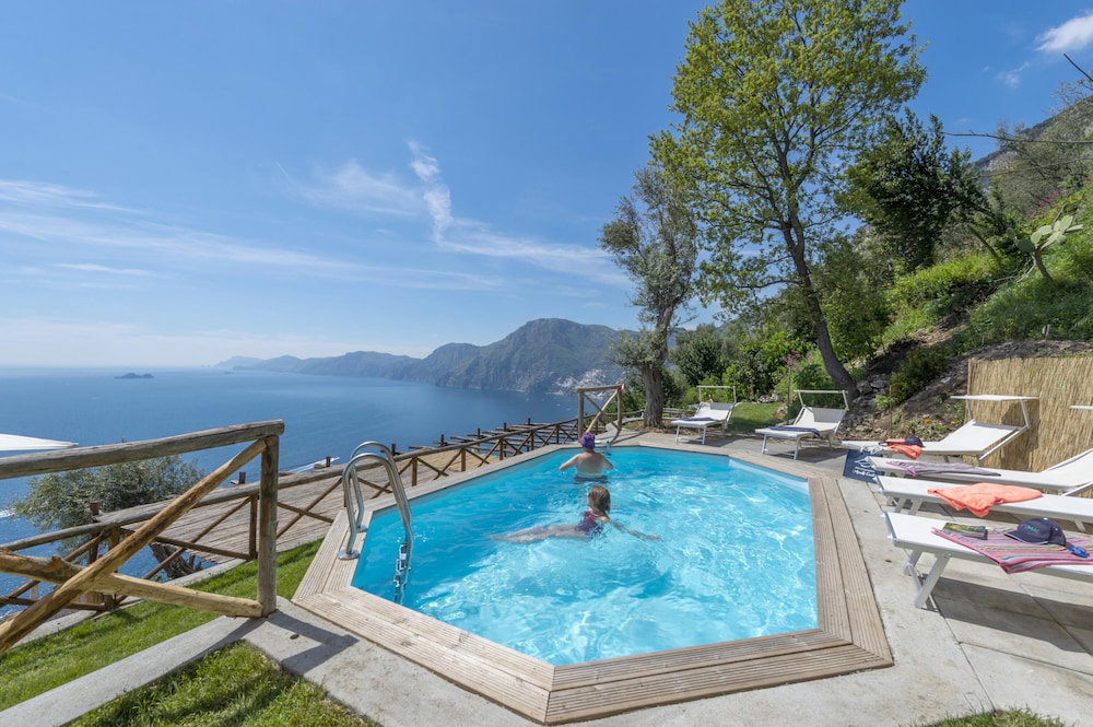 Hotel Punta Di Diamante - 200 Steps To Heaven