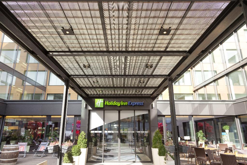 Hotel Holiday Inn Express Zurich Airport