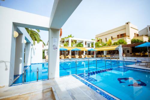 dal travel Anais Holiday