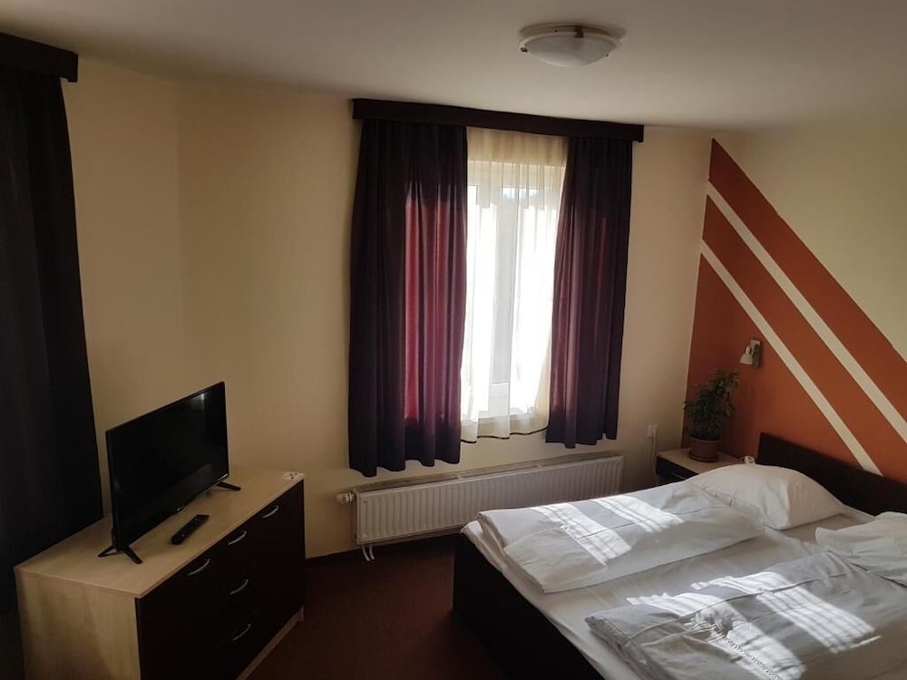 City Hotel Agoston