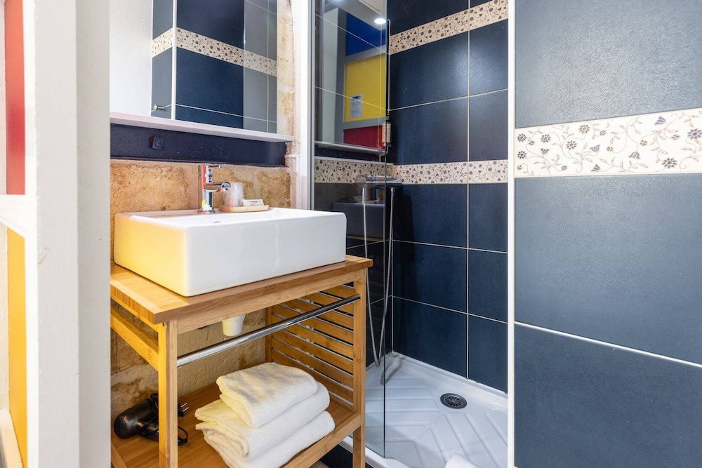 Qualys-Hotel La Tour Intendance