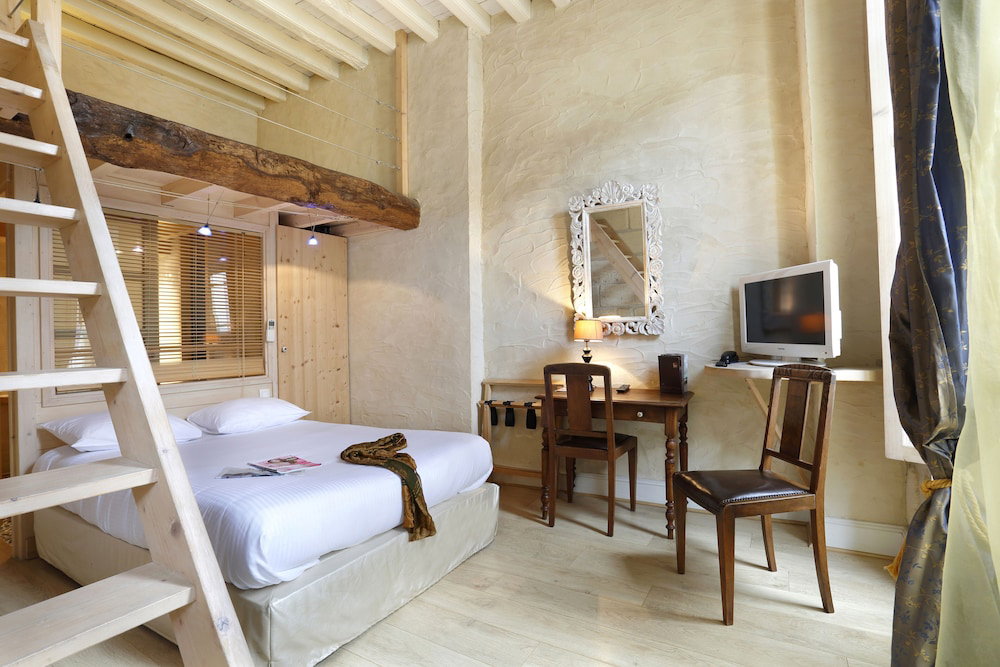 Qualys-Hotel La Tour Intendance