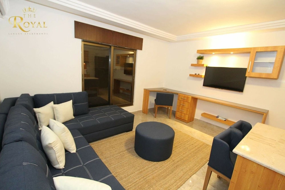 The Royal Luxury Apartments & Studios