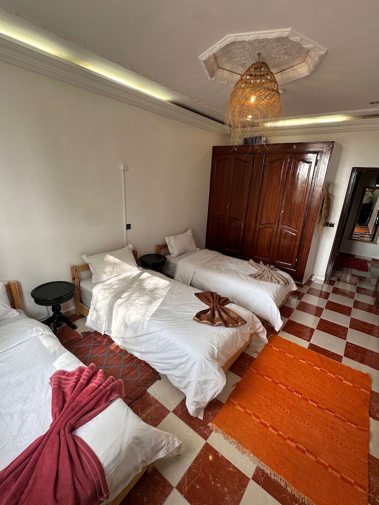 Hotel Sunrise Auberge