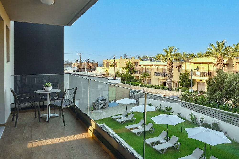 Del Mar Apartments In Stalis