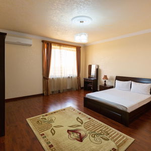 Hotel La Defense Hotel Yerevan cazare Yerevan