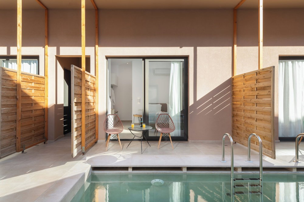 dal travel Golden Bee Lifestyle