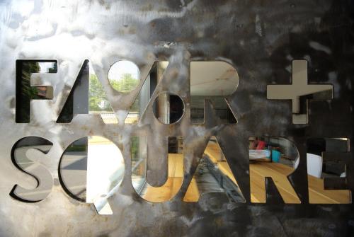 Hotel Hostel Fair And Square