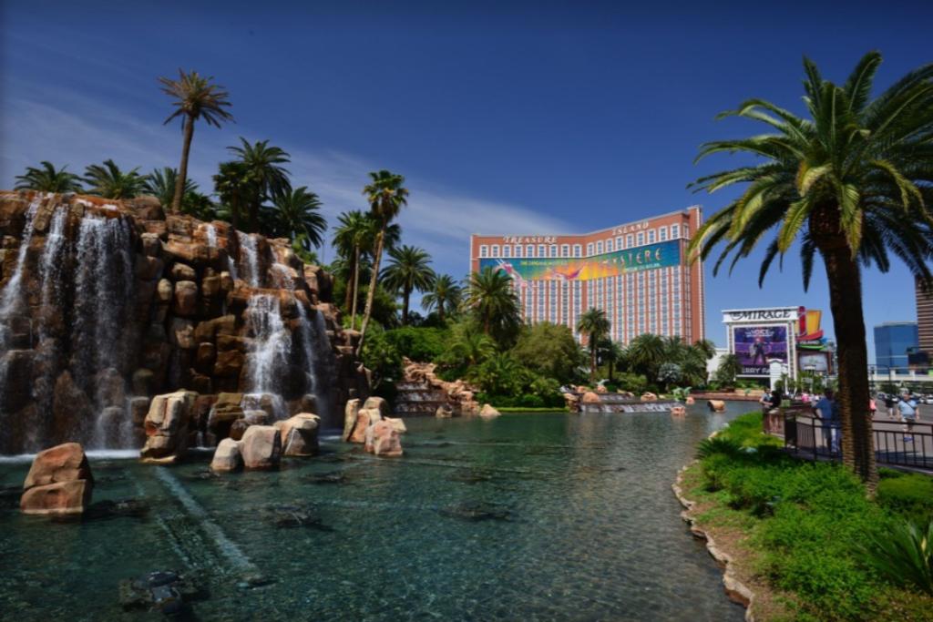 Hotel Treasure Island Hotel And Casino