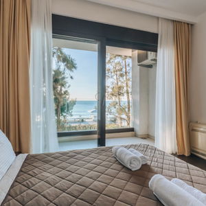 Hotel Apartments Kuce Lekovica Snack Bar- Bistro & Beach cazare Bar