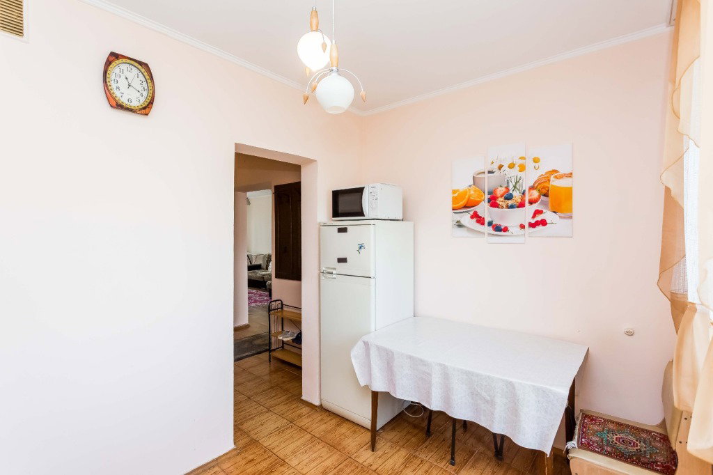 Hotel Na Prospekte Dostyk 119 Flat