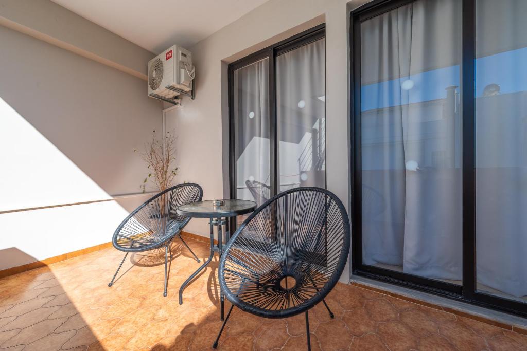 Blue Wave Suites | Ixia