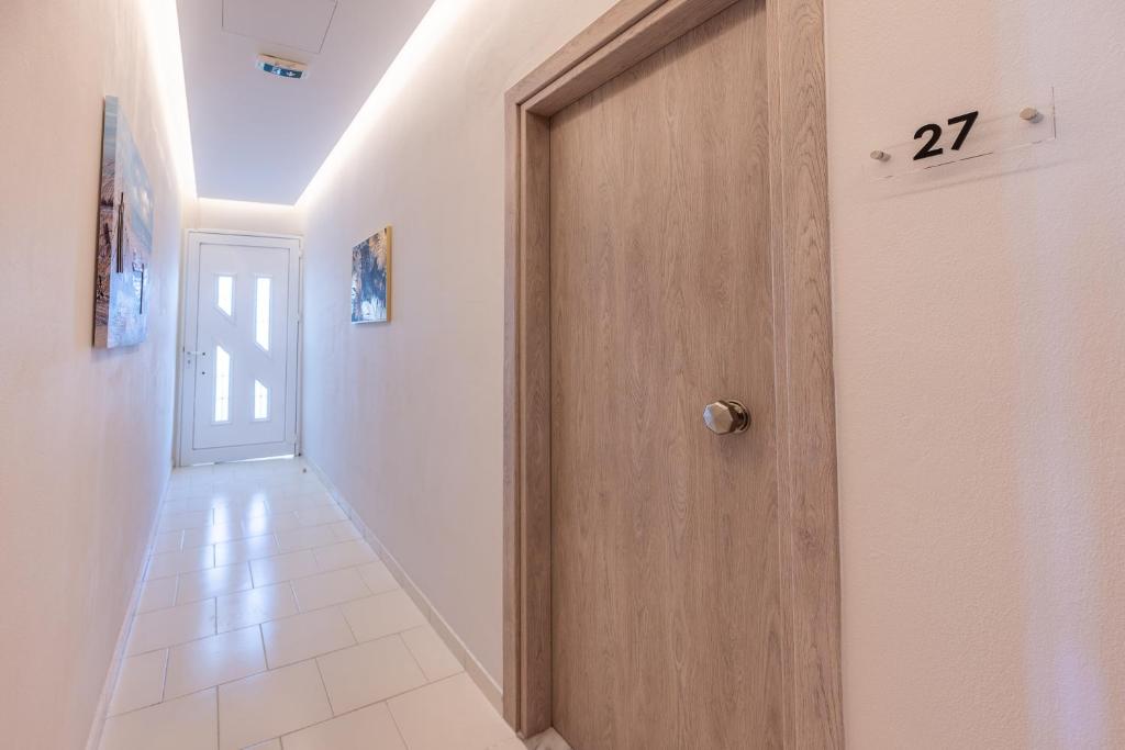 Blue Wave Suites | Ixia