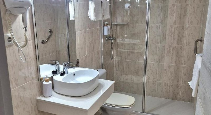 Hotel Hostal Cuevas