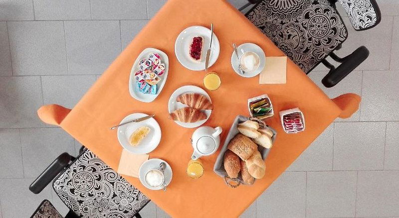 Hotel 14 Bed & Breakfast