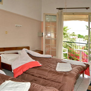 Hotel Miranta Hotel - Apartments & Studios cazare Aegina