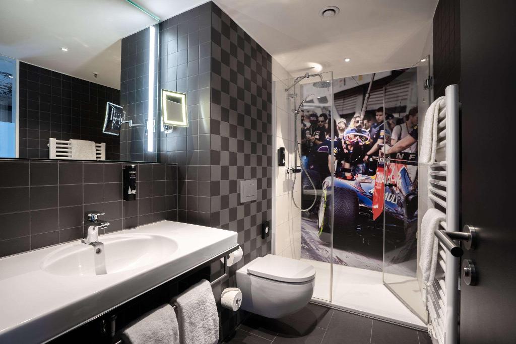 Hotel V8 Hotel At Motorworld