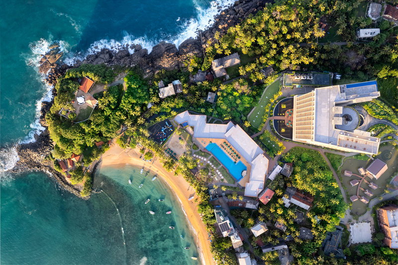 Araliya Beach Resort & Spa