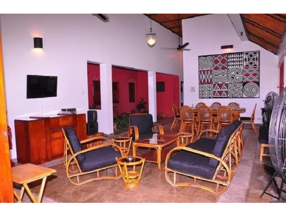 Hotel Serenity Lake Front Villa