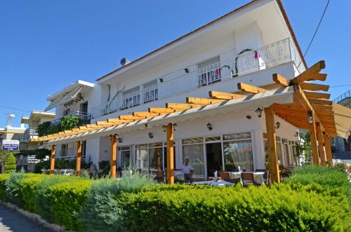 Polizotou Rooms