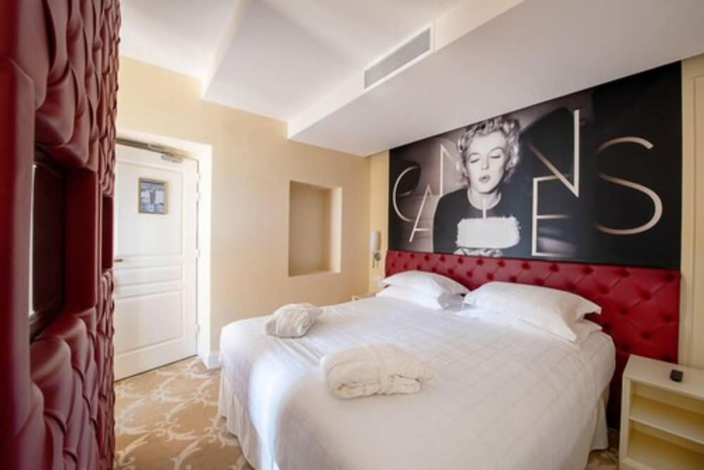 Chateau De La Tour