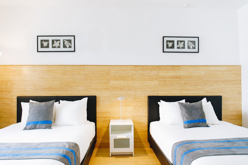 Aqua Hotel & Suites
