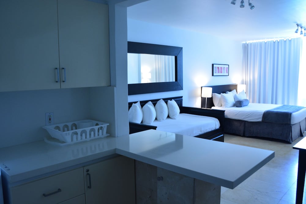 Hotel Newpoint Miami Beach Apartments