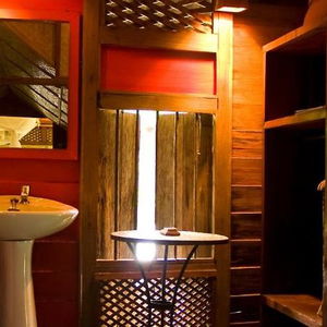 Hotel Bon Ton Antique Wooden Villas cazare Pantai Cenang