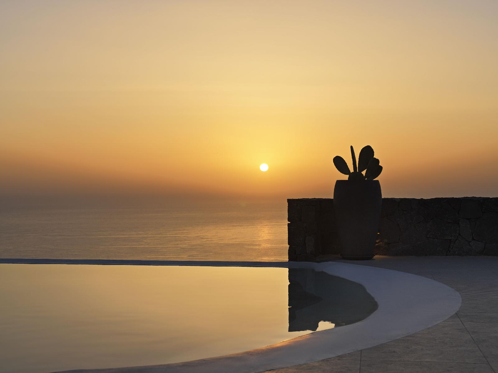 Cresanto Luxury Suites