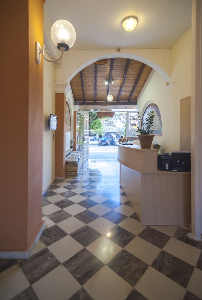 Ano Aparthotel