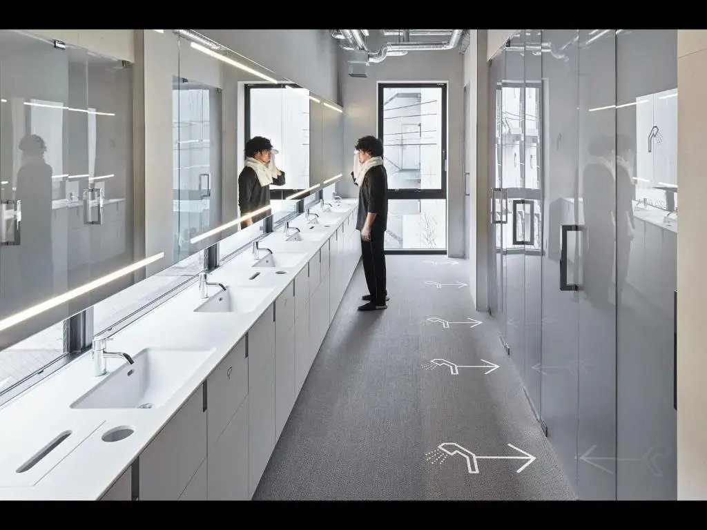 Hotel J Station