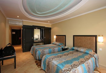 Hotel Golden Tulip Tghat