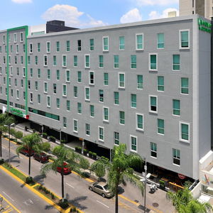 Hotel Wyndham Garden Guadalajara Acueducto cazare Zapopan
