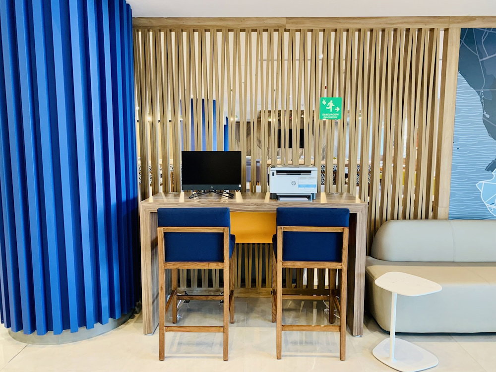 Hotel Holiday Inn Express Guadalajara Vallarta Poniente By Ihg