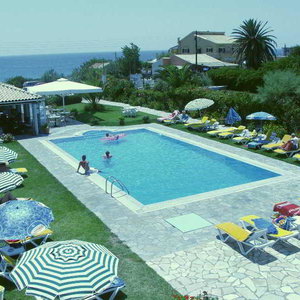 Hotel Blue Diamond Studios cazare Agios Georgios Argyradon