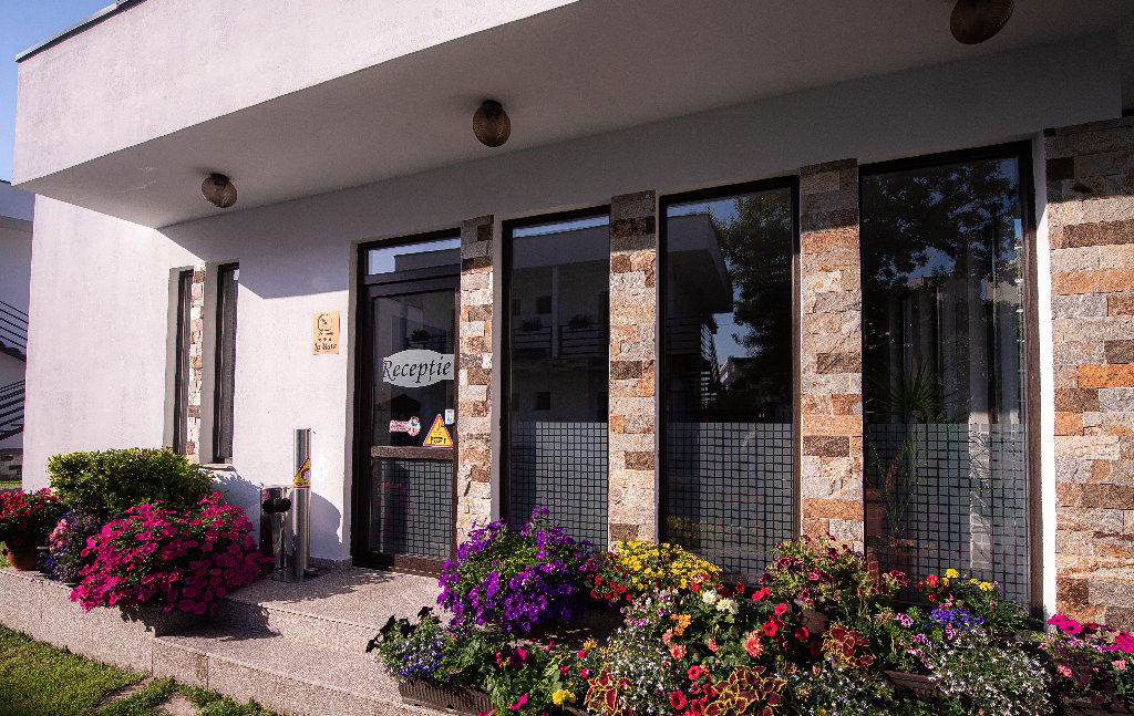 Hotel Bungalouri La Mare Saturn