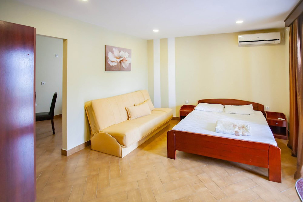 Hotel Apartments Nilaj
