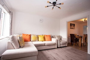 Hotel Cozy 3-Bedroom Home In Luton cazare Luton