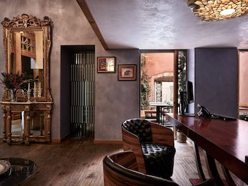 Domus Renier Boutique Hotel
